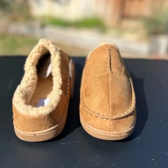 Men’s Cozy Slippers in Tan - Picture 6 of 9
